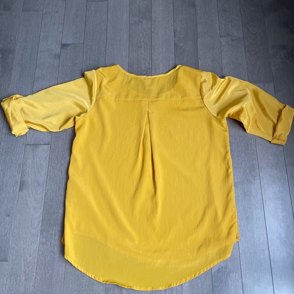 Beautiful mustard colour blouse. Sz M - Picture 2 of 6